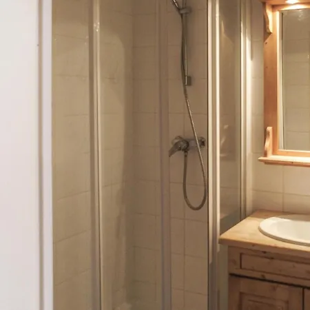 Beautiful In With Kitchen Apartment *